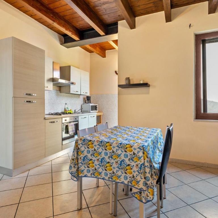 House Verona Fh - Two-Bedroom Deluxe Apartment with Balcony - 3