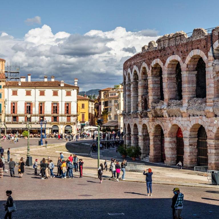 House Verona Fh - Two-Bedroom Deluxe Apartment with Balcony - 22