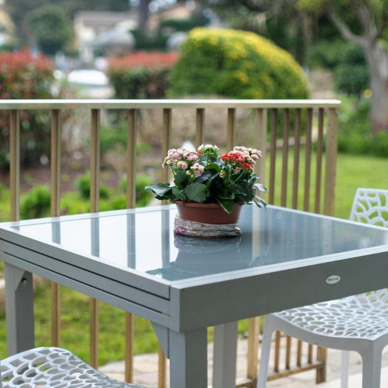 Appartement familial piscine plage - Two-Bedroom Deluxe Apartment with Garden View - 22