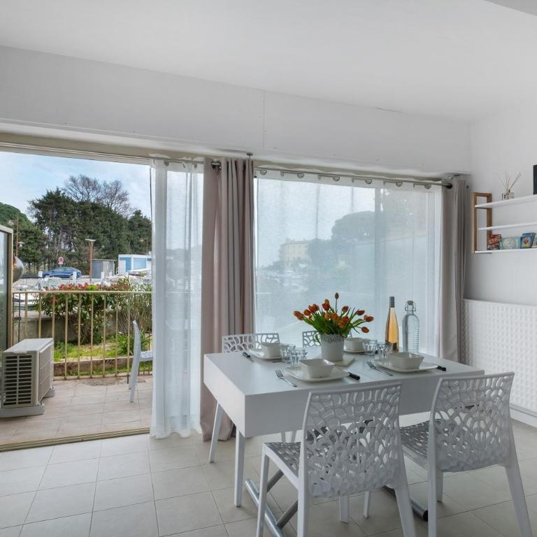 Appartement familial piscine plage - Two-Bedroom Deluxe Apartment with Garden View - 19