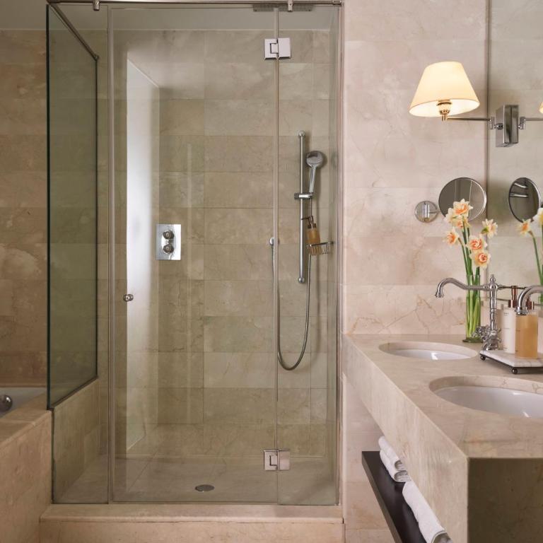 Hotel El Palace Barcelona - Family Suite - 8