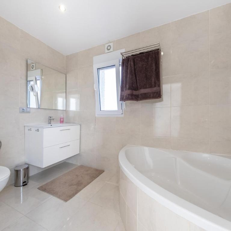 Modern villa with great location - Villa con vistas al mar - 19