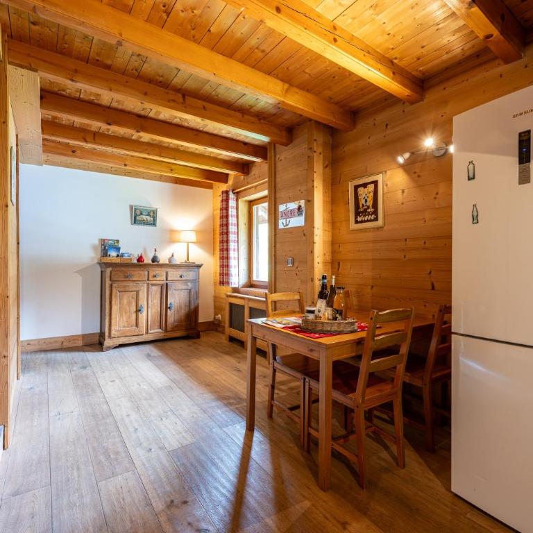 Les Chalets de la Revue - Appartement Supérieur - Vue sur Ville - 9
