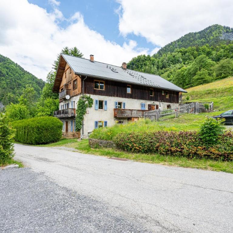 Les Chalets de la Revue - Appartement Supérieur - Vue sur Ville - 1
