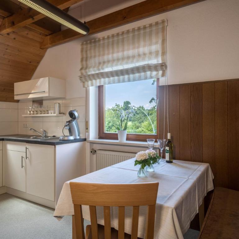 Ferienwohnung Konrad Schielin - Two-Bedroom Deluxe Apartment with Balcony - 8