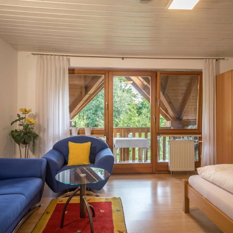 Ferienwohnung Konrad Schielin - Two-Bedroom Deluxe Apartment with Balcony - 1
