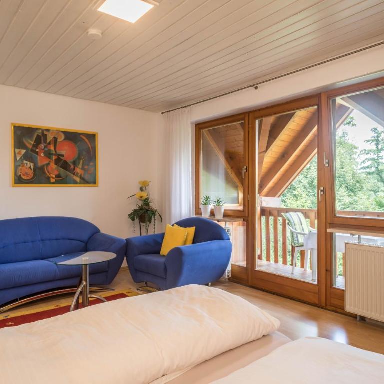 Ferienwohnung Konrad Schielin - Two-Bedroom Deluxe Apartment with Balcony - 3