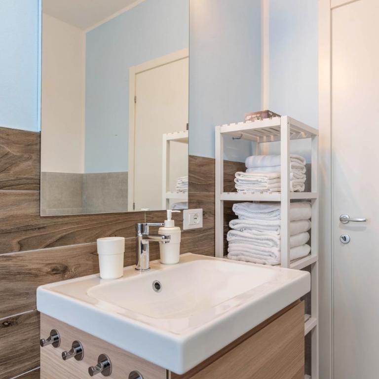 Appartamento Le Quattro Stagioni - Two-Bedroom Deluxe Apartment with Garden View - 20