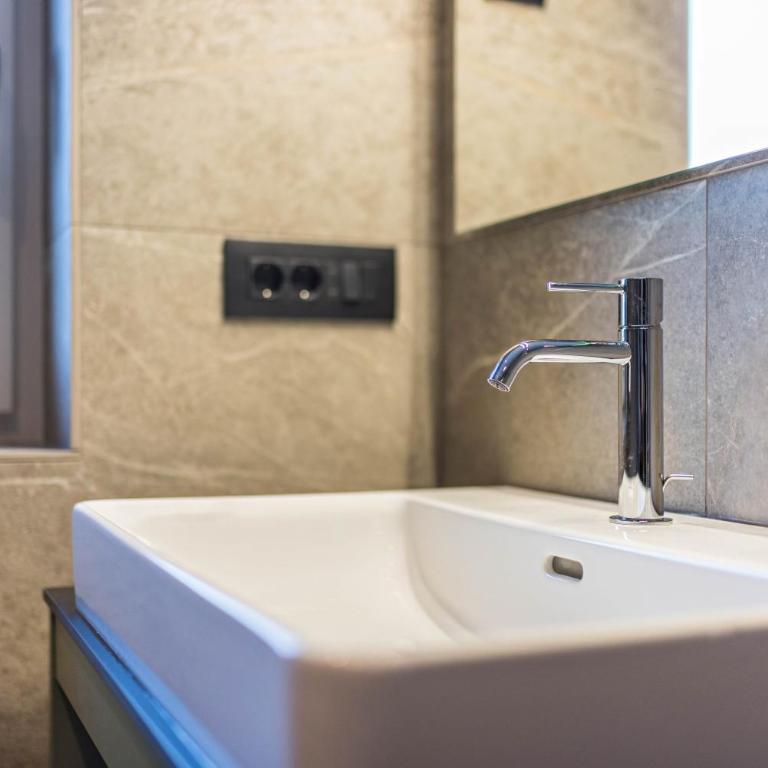 Apartments Armeri Blue Dolomites - Appartamento Deluxe con 2 Camere da Letto e Balcone - 22