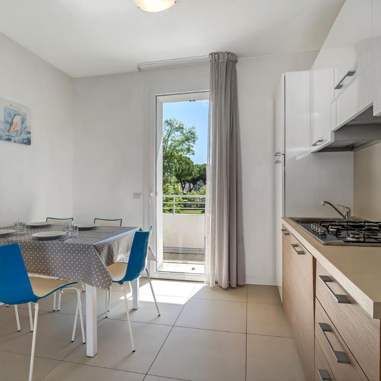 Residence Blu Village - Appartamento Deluxe con 2 Camere da Letto e Vista Giardino - 6