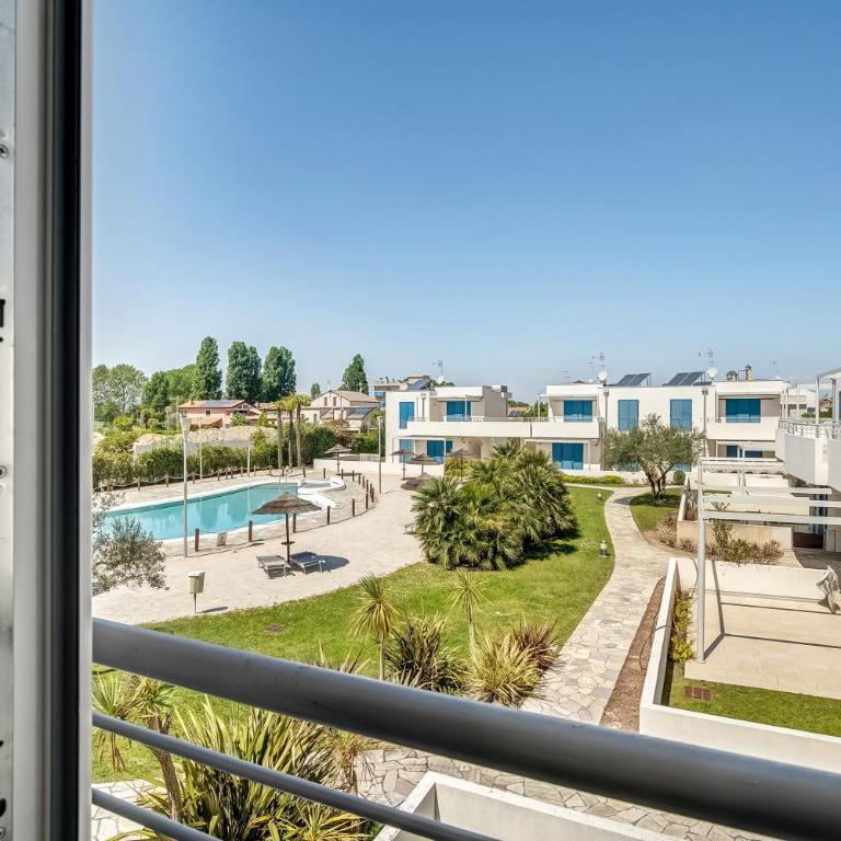 Residence Blu Village - Appartamento Deluxe con 2 Camere da Letto e Vista Giardino - 11