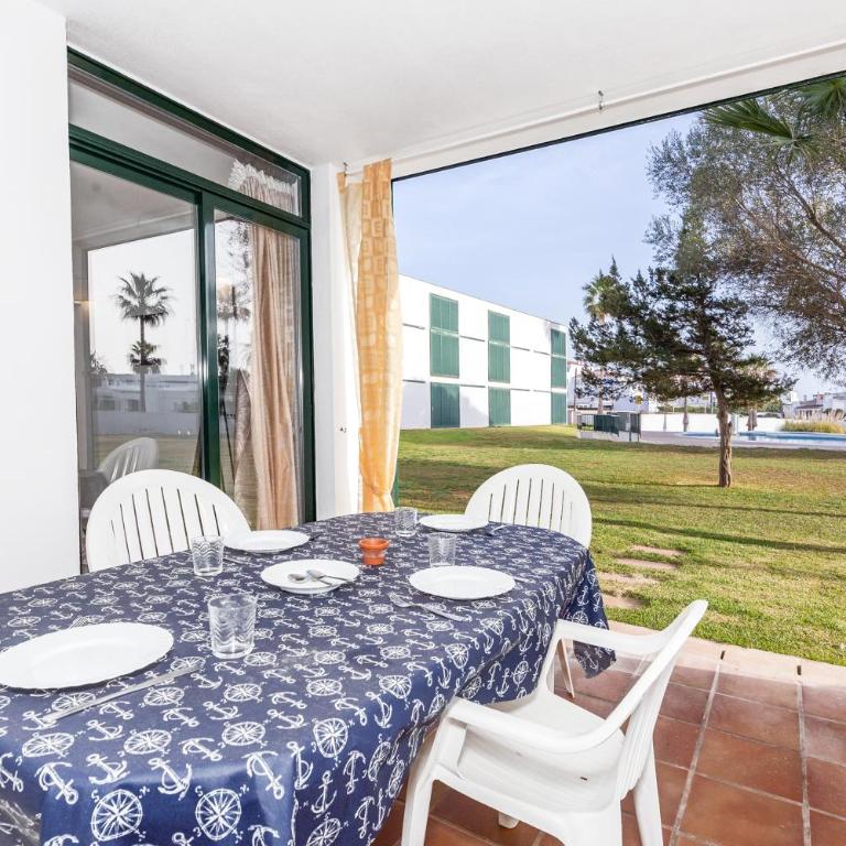Apartamento Cala´n Bosch Planta Bj - Apartamento Deluxe de 2 dormitorios con vistas al jardín - 4