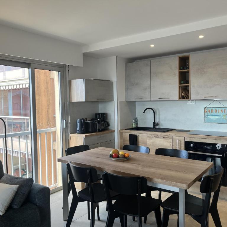 Incroyable vue sur mer pour ce T2 avec cabine, Le Capitole - Apartment with Sea View - 16