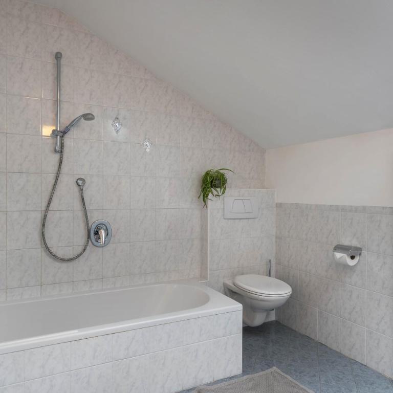 Woehrmannhof Apt Birnblüte - Two-Bedroom Deluxe Apartment with Garden View - 20