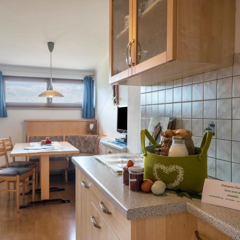 Woehrmannhof Apt Birnblüte - Two-Bedroom Deluxe Apartment with Garden View - 2