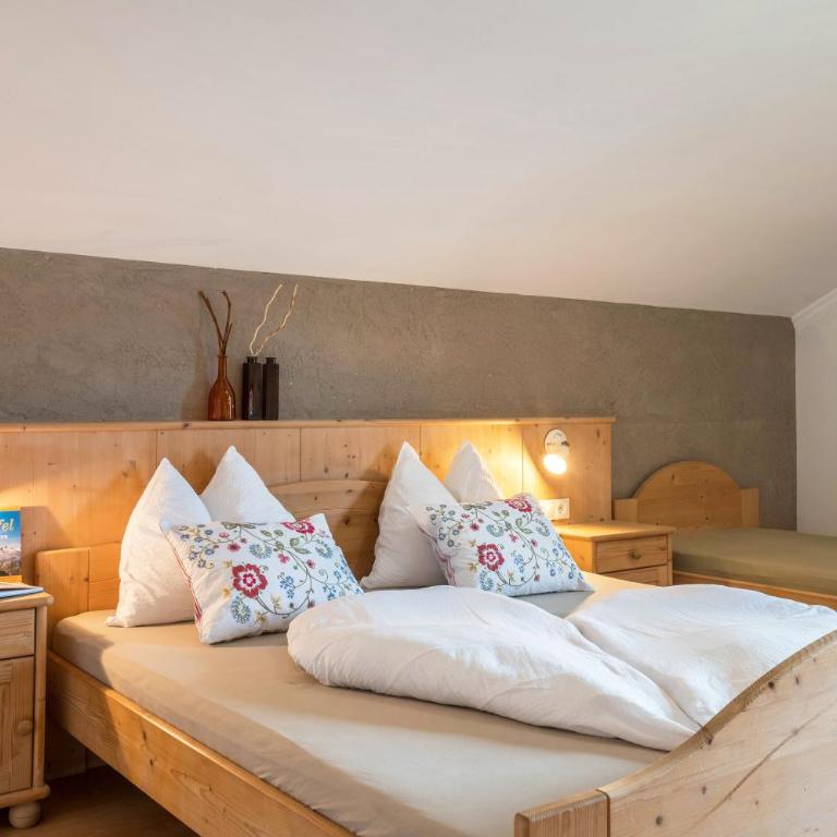 Woehrmannhof Apt Birnblüte - Two-Bedroom Deluxe Apartment with Garden View - 14