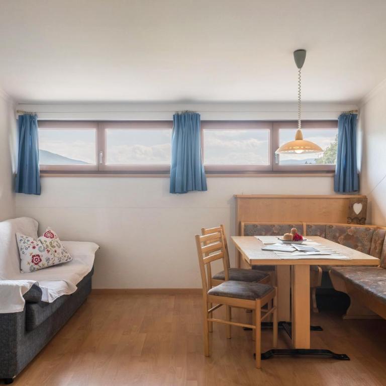 Woehrmannhof Apt Birnblüte - Two-Bedroom Deluxe Apartment with Garden View - 8