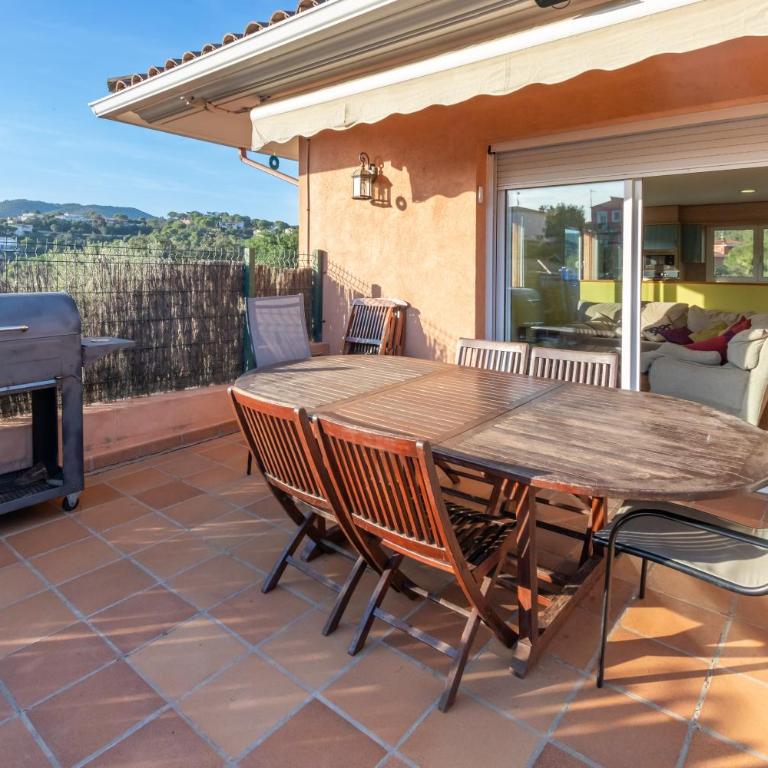 Casa con piscina - Three-Bedroom House - 3