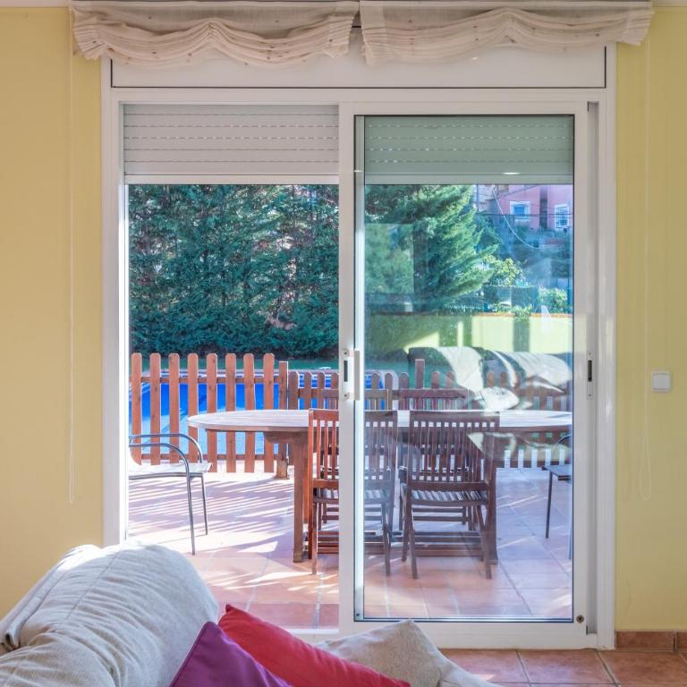 Casa con piscina - Three-Bedroom House - 4