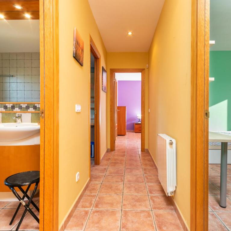 Casa con piscina - Three-Bedroom House - 18