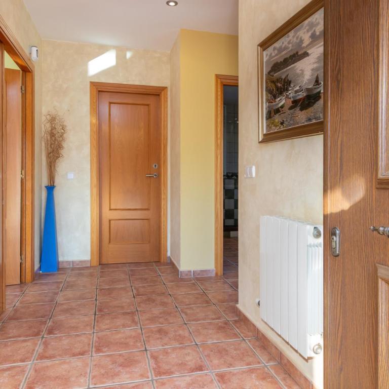 Casa con piscina - Three-Bedroom House - 23