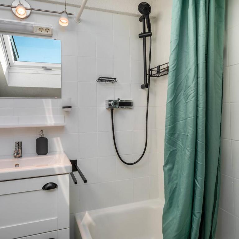 Haus Sonnenhang Wohnung 2 - Deluxe-Apartment mit 2 Schlafzimmern und Gartenblick - 18