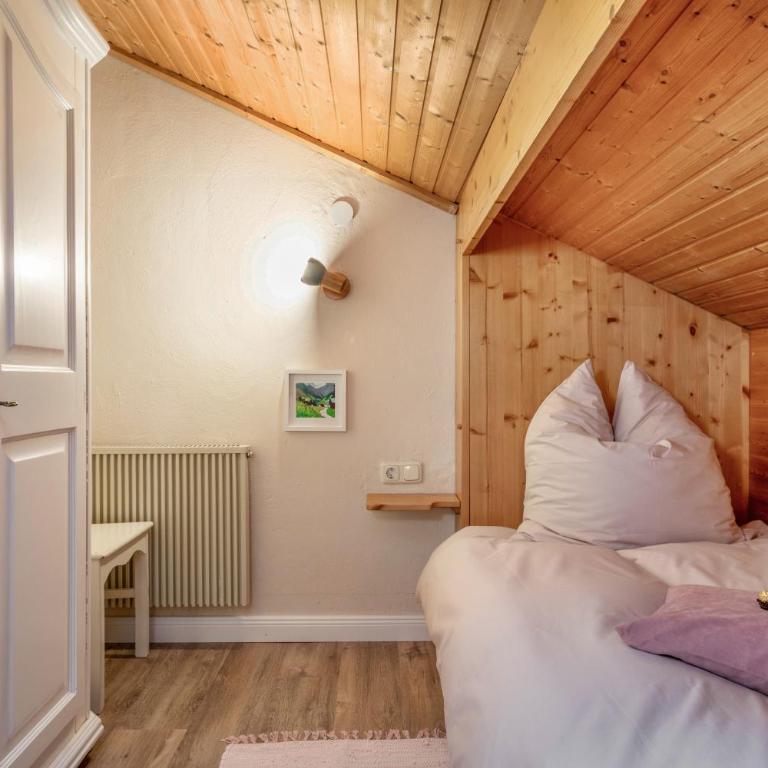 Haus Sonnenhang Wohnung 2 - Deluxe-Apartment mit 2 Schlafzimmern und Gartenblick - 17