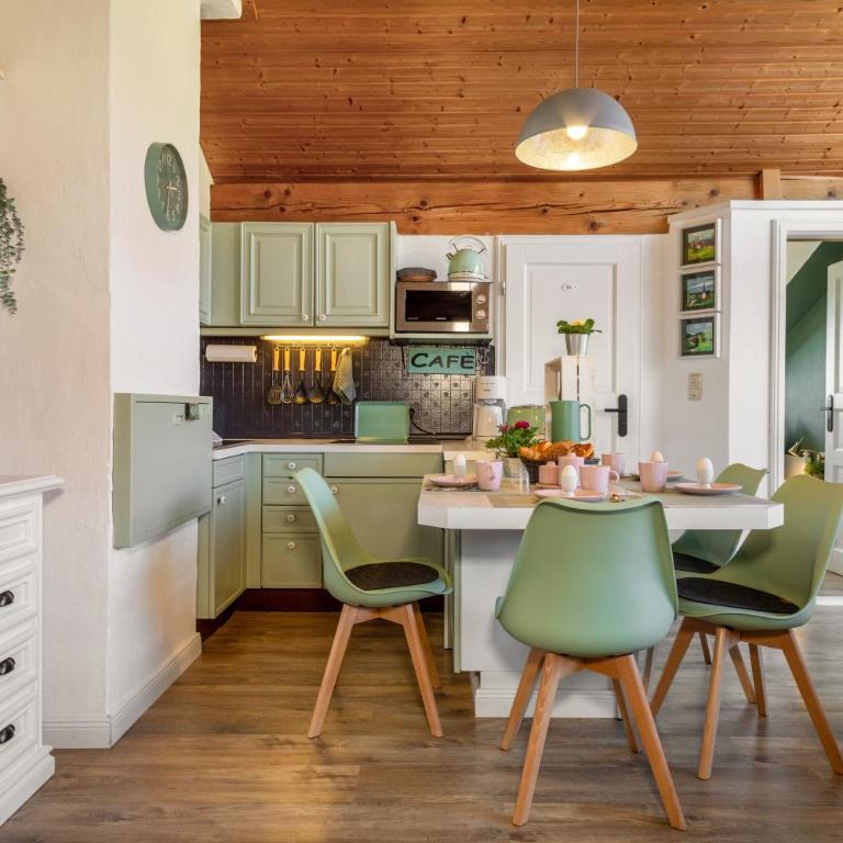 Haus Sonnenhang Wohnung 2 - Deluxe-Apartment mit 2 Schlafzimmern und Gartenblick - 7