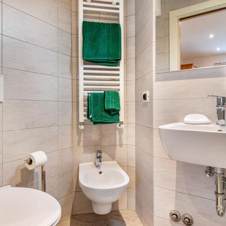 Ciasa Majonade Pozza di Fassa tipo1 - Appartamento Deluxe con 2 Camere da Letto e Vista Giardino - 19