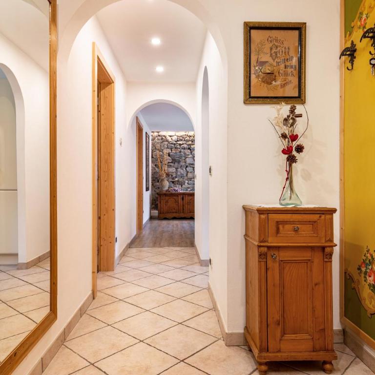Ciasa Majonade Pozza di Fassa tipo1 - Appartamento Deluxe con 2 Camere da Letto e Vista Giardino - 9