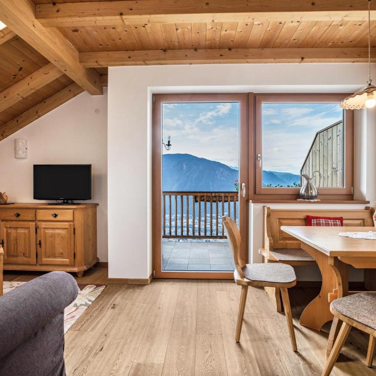 Wernerhof Fewo Rosengarten - Deluxe-Apartment mit 2 Schlafzimmern und Gartenblick - 1