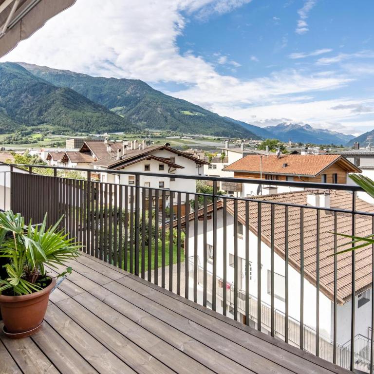 Penthouse - Apartment Venosta - Appartamento Deluxe con 2 Camere da Letto e Balcone - 1
