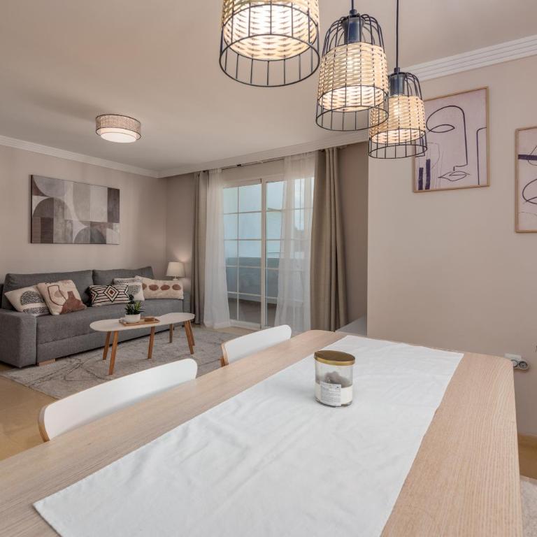 Stylish apartment - prime location - One-Bedroom Apartment with Garden - 5