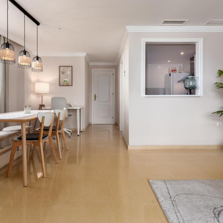 Stylish apartment - prime location - One-Bedroom Apartment with Garden - 6