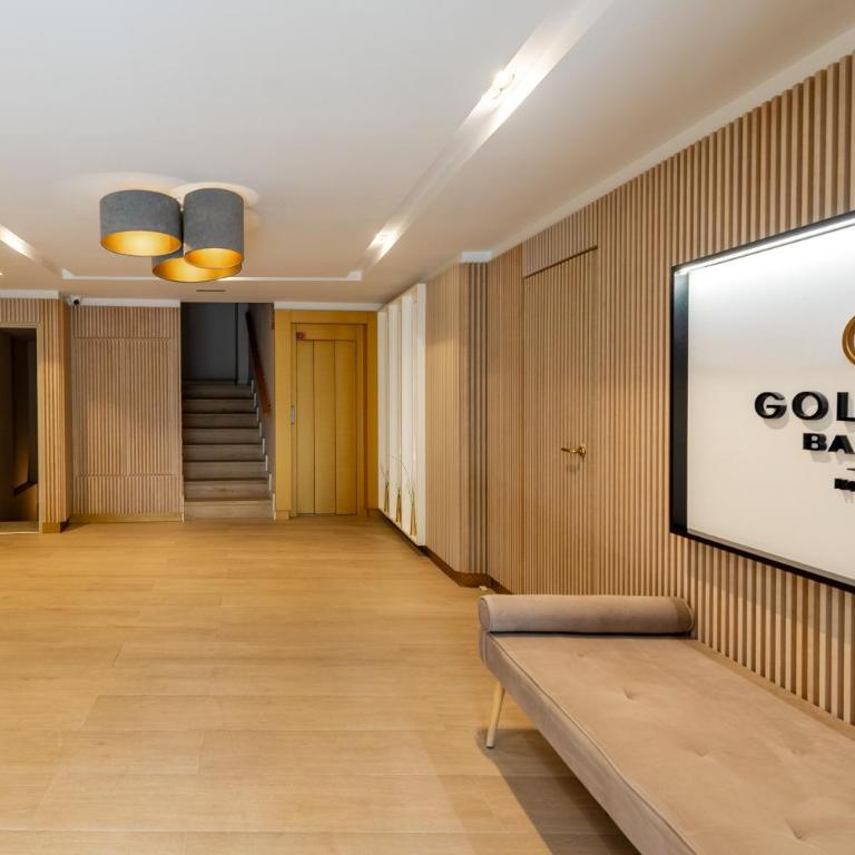 Stylish apartment - prime location - One-Bedroom Apartment with Garden - 19