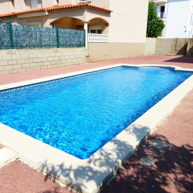 Casa con piscina comunitaria - Casa - 9