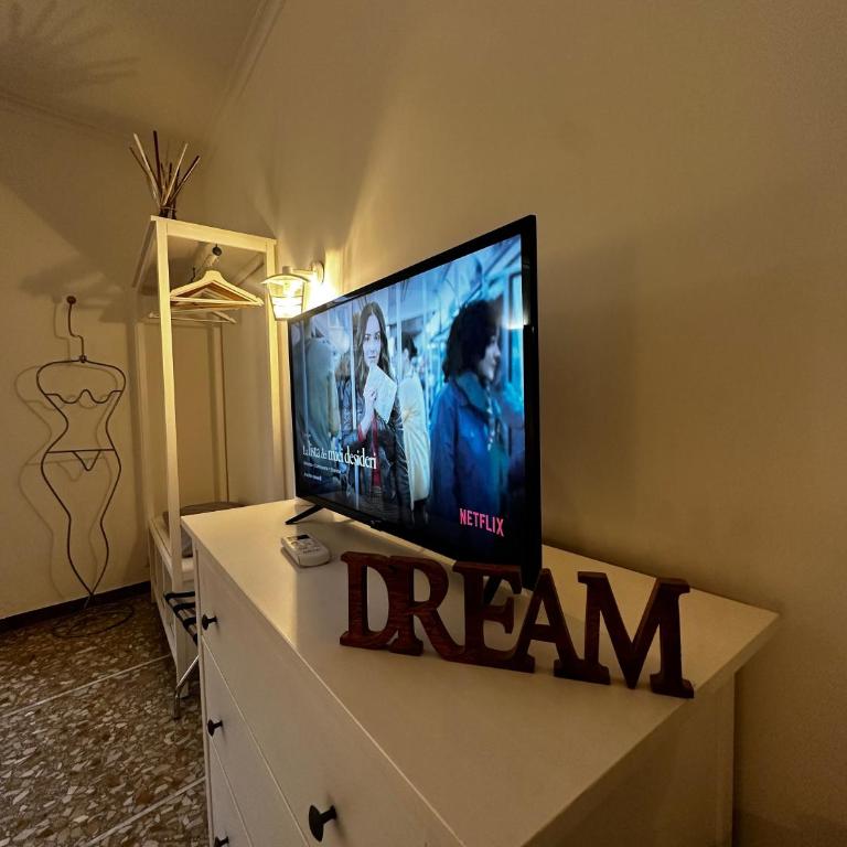 Amy Home - Appartamento Deluxe con 2 Camere da Letto e Balcone - 41