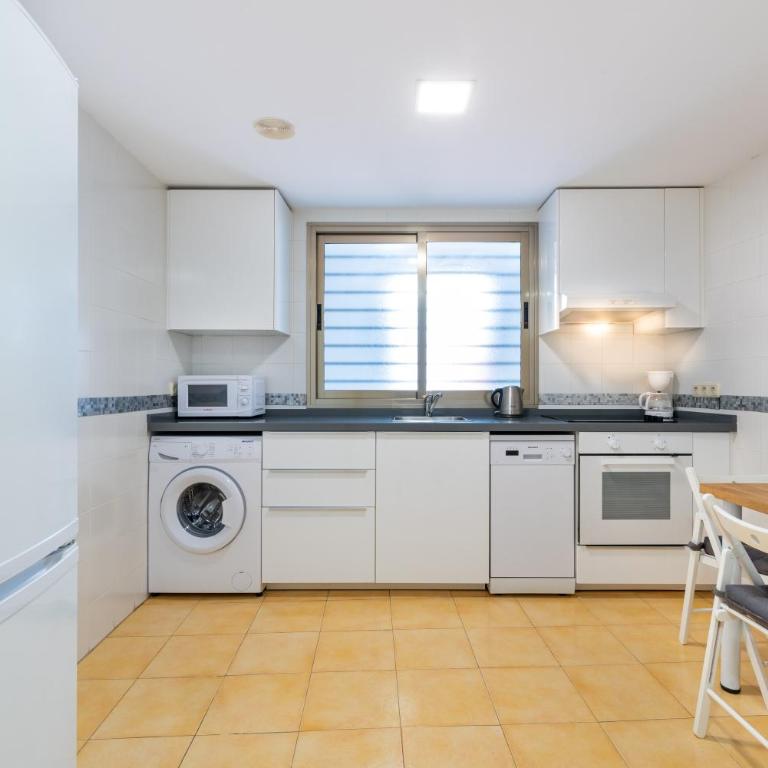 vistas panóramicas Calle Larios - Apartamento Premium de 3 dormitorios con balcón - 9