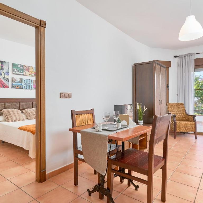 Costa Luxe Almuñecar - Habitación Triple con ducha - 7