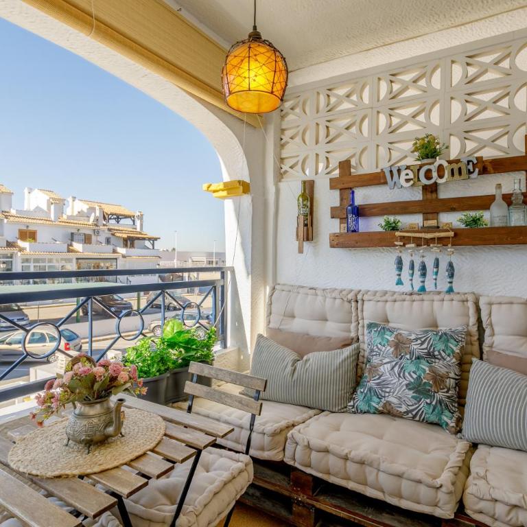 Belle Home Sun - Two-Bedroom Deluxe Apartment with Balcony - 18