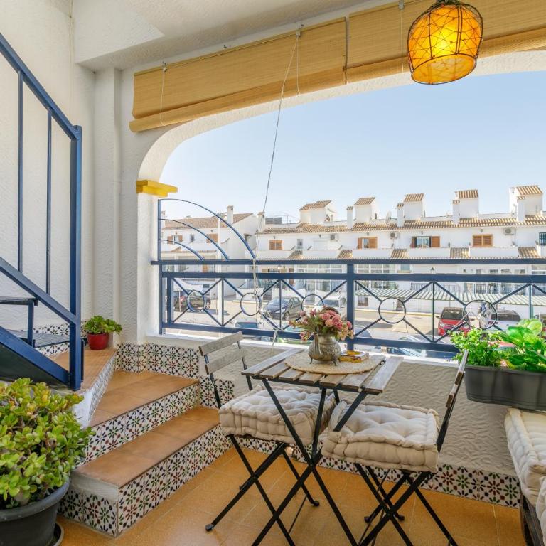 Belle Home Sun - Two-Bedroom Deluxe Apartment with Balcony - 20