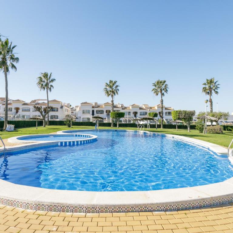 Belle Home Sun - Two-Bedroom Deluxe Apartment with Balcony - 2