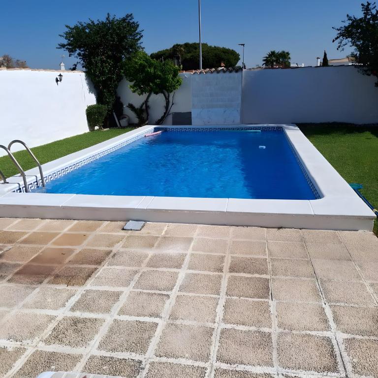 Chalet en Chiclana - Casa de 3 dormitorios - 1