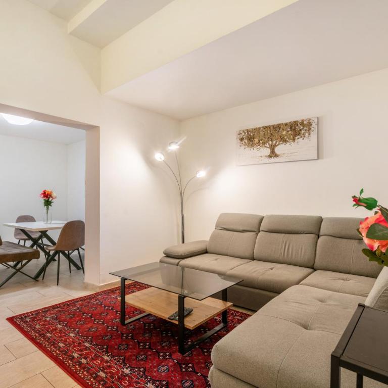 Aldars Urban Loft Suite No.8 - Apartment mit Dusche - 1