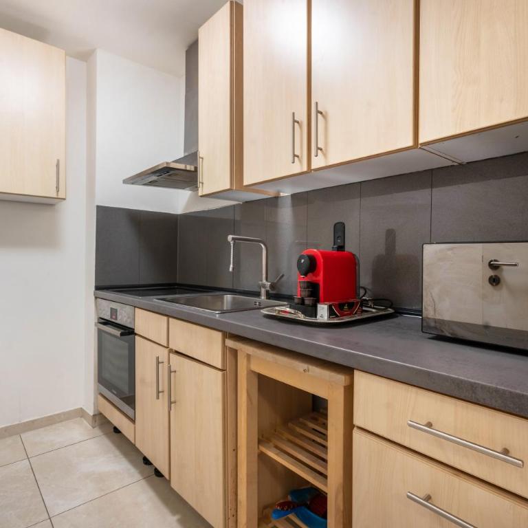 Aldars Urban Loft Suite No.8 - Apartment mit Dusche - 9