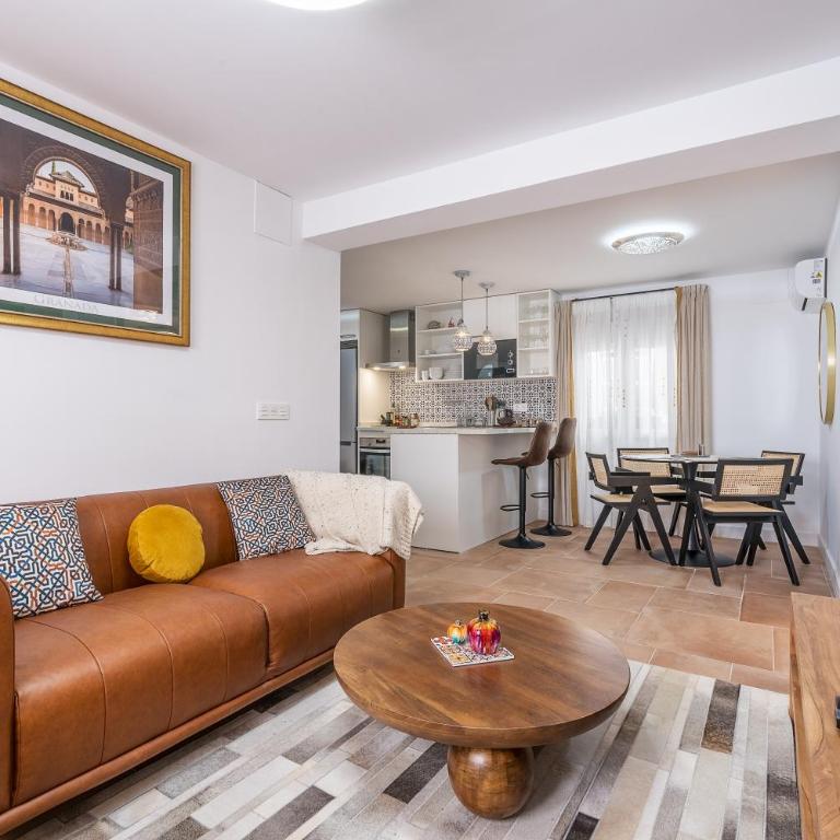 Casa Al Andalus - Three-Bedroom Premium Apartment with Balcony - 5
