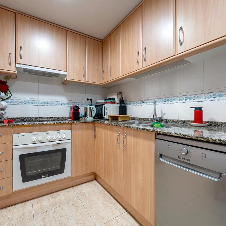 Apartamento Martin y Rose en Salou - Two-Bedroom Deluxe Apartment with Ocean View - 9