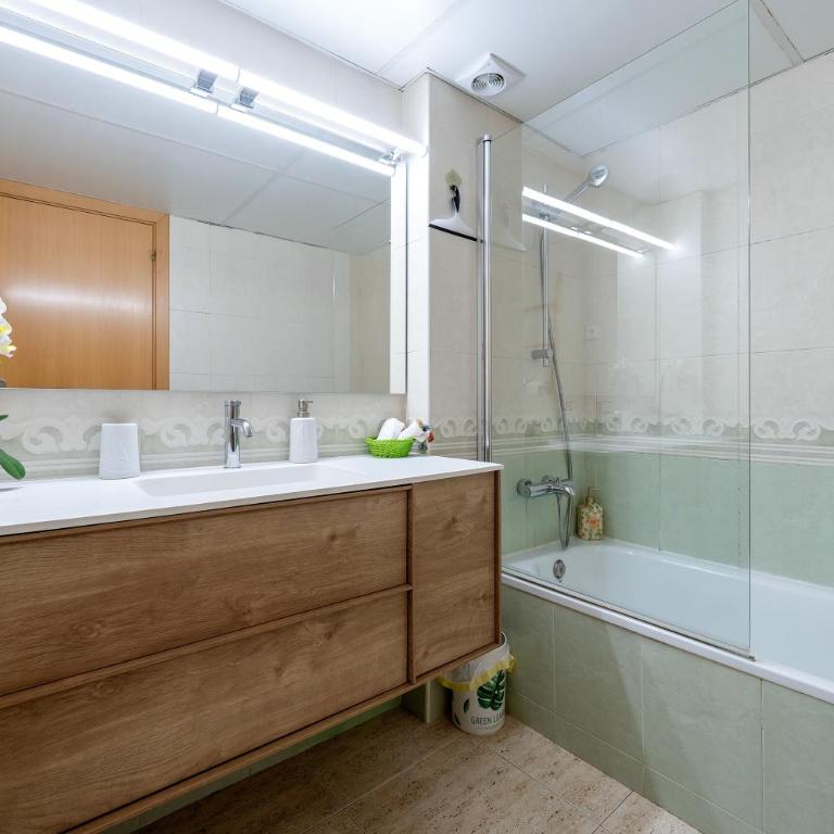 Apartamento Martin y Rose en Salou - Two-Bedroom Deluxe Apartment with Ocean View - 14