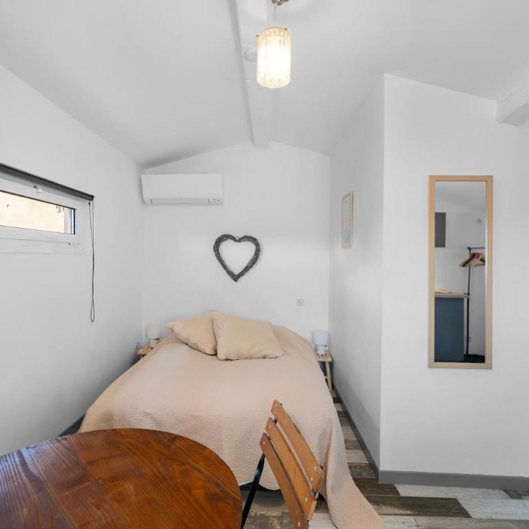 Gîte De Charme Sous Les Pins - Two-Bedroom House - 22