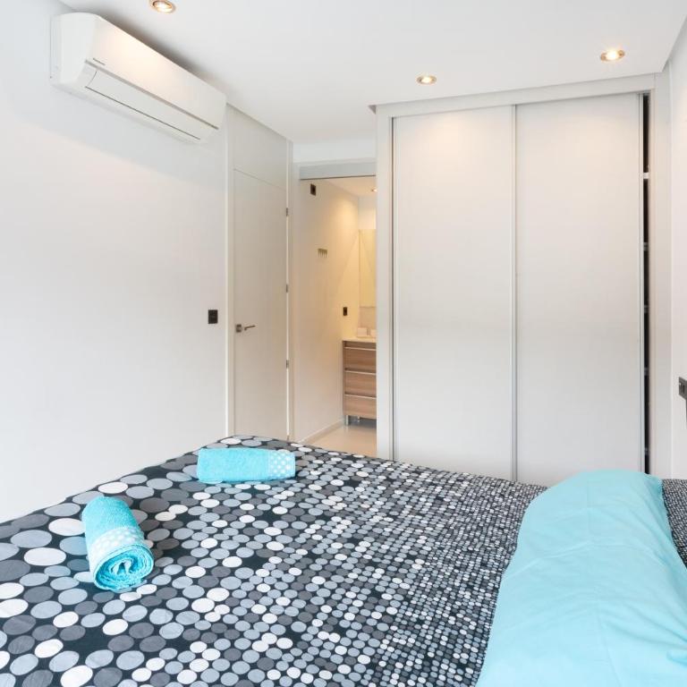 Apartment in Mil Palmeras - Two-Bedroom Deluxe Apartment with Ocean View - 15